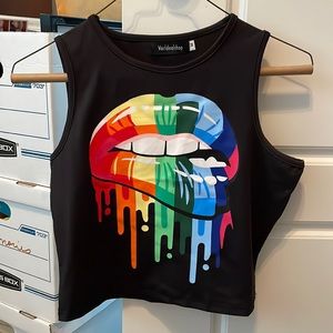 Colorful lips midriff tank NWOT